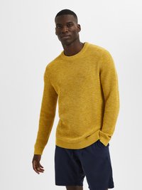 Selected Homme SLHVINCE BUBBLE CREW NECK - Pulover - cocoon honey twist
