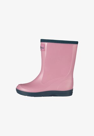 Stivale da pioggia in gomma rosa con suola e rifinitura scure, con modello a infilare e etichetta vicino al bordo superiore.