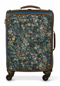 Harde koffer met een donker bloemmotief, blauwe accenten en een bruine handgreep. Voorzien van soepel rollende wielen en een ritssluiting.