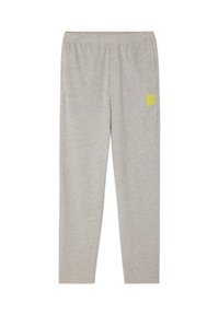 Sive hlače iz mehkega materiala, z elastičnim pasom in majhnim rumenim logotipom na levi strani.