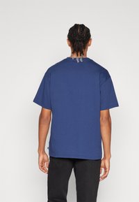 Nike SB TEE LOGO - Apdrukāts T-krekls - midnight navy