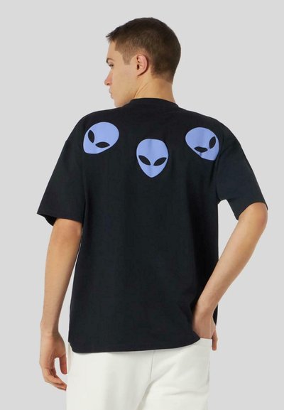 PHOBIA ARCHIVE ALIEN - T-shirt con stampa - nero viola