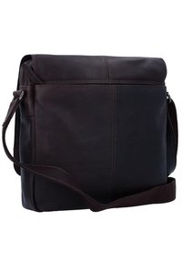 Borsa a tracolla in pelle marrone con una singola tracolla regolabile, chiusura a cerniera e cuciture a contrasto. Presenta superfici lisce e testurizzate.