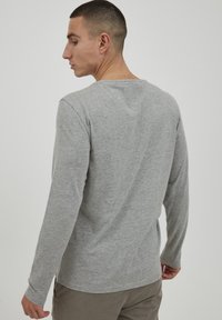 Blend BHGEORG - Pikkade varrukatega topp - stone mix
