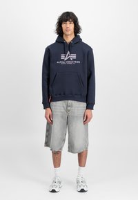Alpha Industries BASIC - Džemperis su gobtuvu - marine