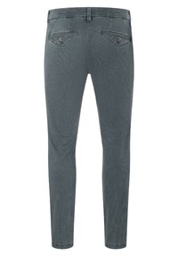 Graue Jeans mit schmalem Schnitt, ausgestattet mit zwei Gesäßtaschen, subtiler Textur und Metallknöpfen. Der Bund hat Gürtelschlaufen.