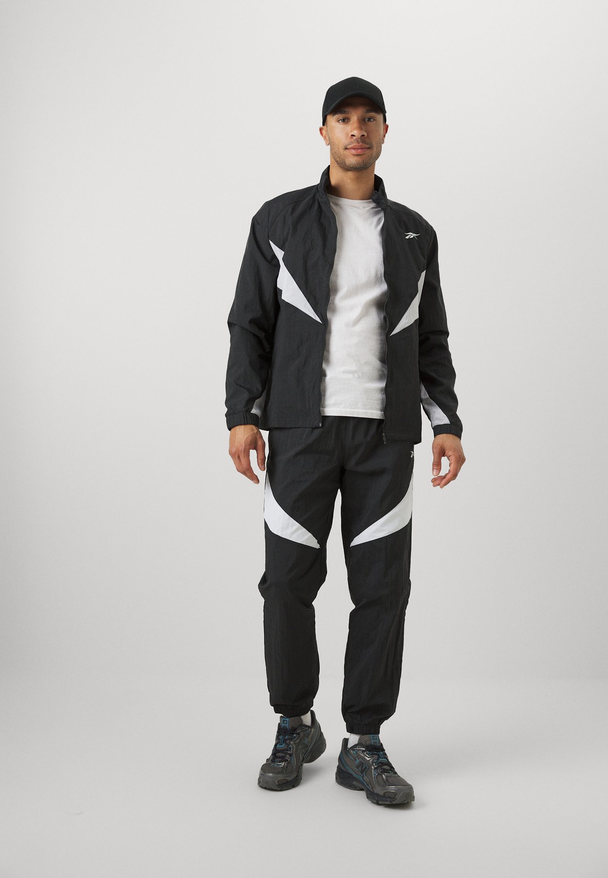 BASKETBALL TRACK PANT