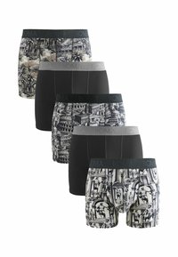 Cinq paires de boxers pour hommes en noir et crème avec des imprimés inspirés de Rome et "ROMA" sur les ceintures en gris et noir alternés.
