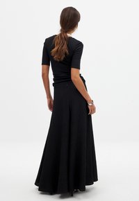 NA-KD Jupe longue - black