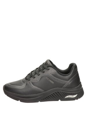 Baskets Skechers Arch Fit noires avec un design texturé, fermeture à lacets et semelle rembourrée pour le soutien de la voûte plantaire, montrées de profil.
