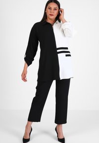 Modanisa POINT COLLAR  PLUS SIZE ALIA - Tunika - black