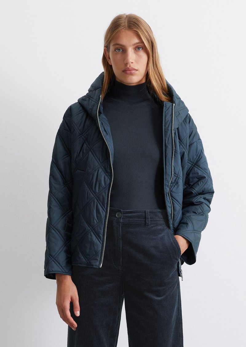 Marc O'Polo QUILTED CAPE JACKET WELT POCKETS SIDE SLITS - Light jacket - deep blue sea