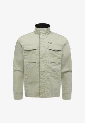 Giacca casual beige chiaro con colletto alto, chiusura frontale con bottoni, due tasche a patta sul petto e due tasche oblique laterali.