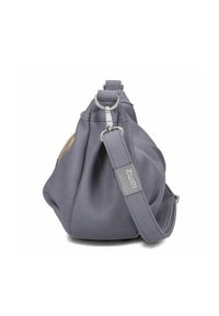 Borsa in pelle grigia con finitura testurizzata, design morbido, tracolla regolabile e hardware in argento. Presenta una tasca con zip sul lato.