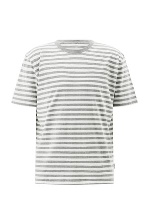 Weißes kurzärmeliges T-Shirt mit hellgrauen horizontalen Streifen und rundem Ausschnitt, dargestellt auf weißem Hintergrund.