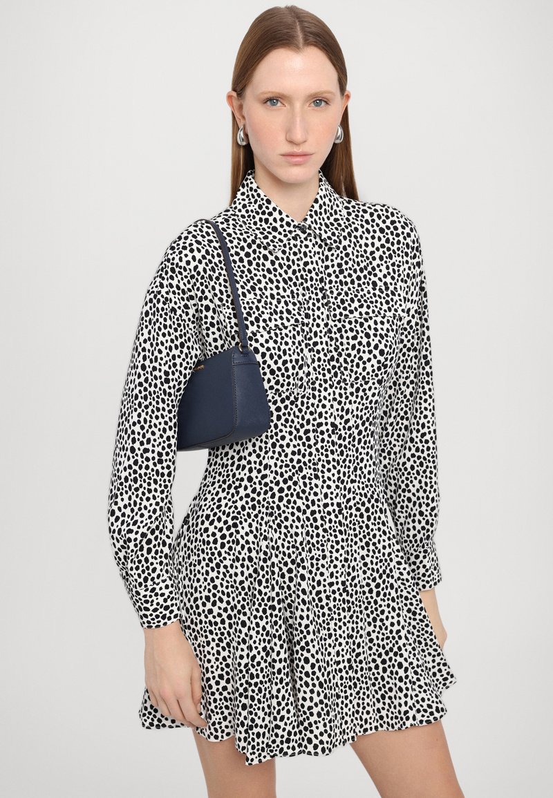 MICHAEL Michael Kors MINI PLEAT - Shirt dress - black/white/white - Zalando
