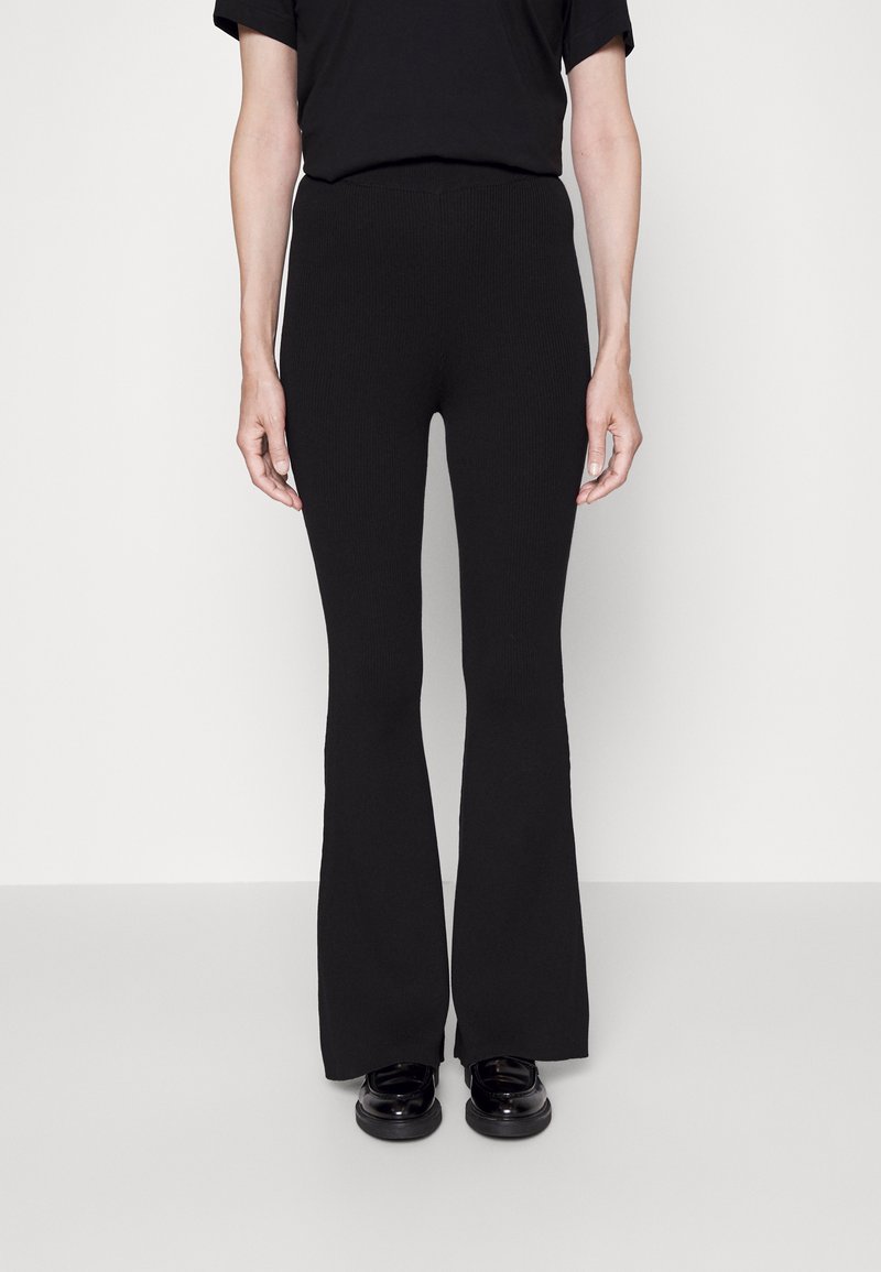 Gestuz ADALEA FLARED PANTS Leggings black/negro Zalando.es