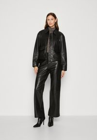 Marc O'Polo TURN DOWN COLLAR ZIPPER, FLAP POCKETS LINED - Usnjena jakna - black