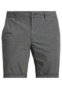 Pantaloni corti grigio scuro casual con chiusura a bottone, passanti per cintura, tasche laterali e orli arrotolati.