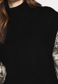 Patrizia Pepe Sweter