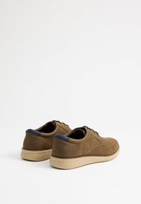 INSIDE Zapatos de vestir - marron