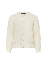Krämfärgad cardigan med ett strukturerat stickat mönster, rund halsringning, framknäppning med knappar och två framfickor.