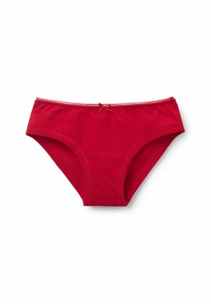 Culotte en coton rouge avec une texture douce, ornée d'un nœud décoratif au centre à l'avant et d'une bordure en picot le long de la taille.