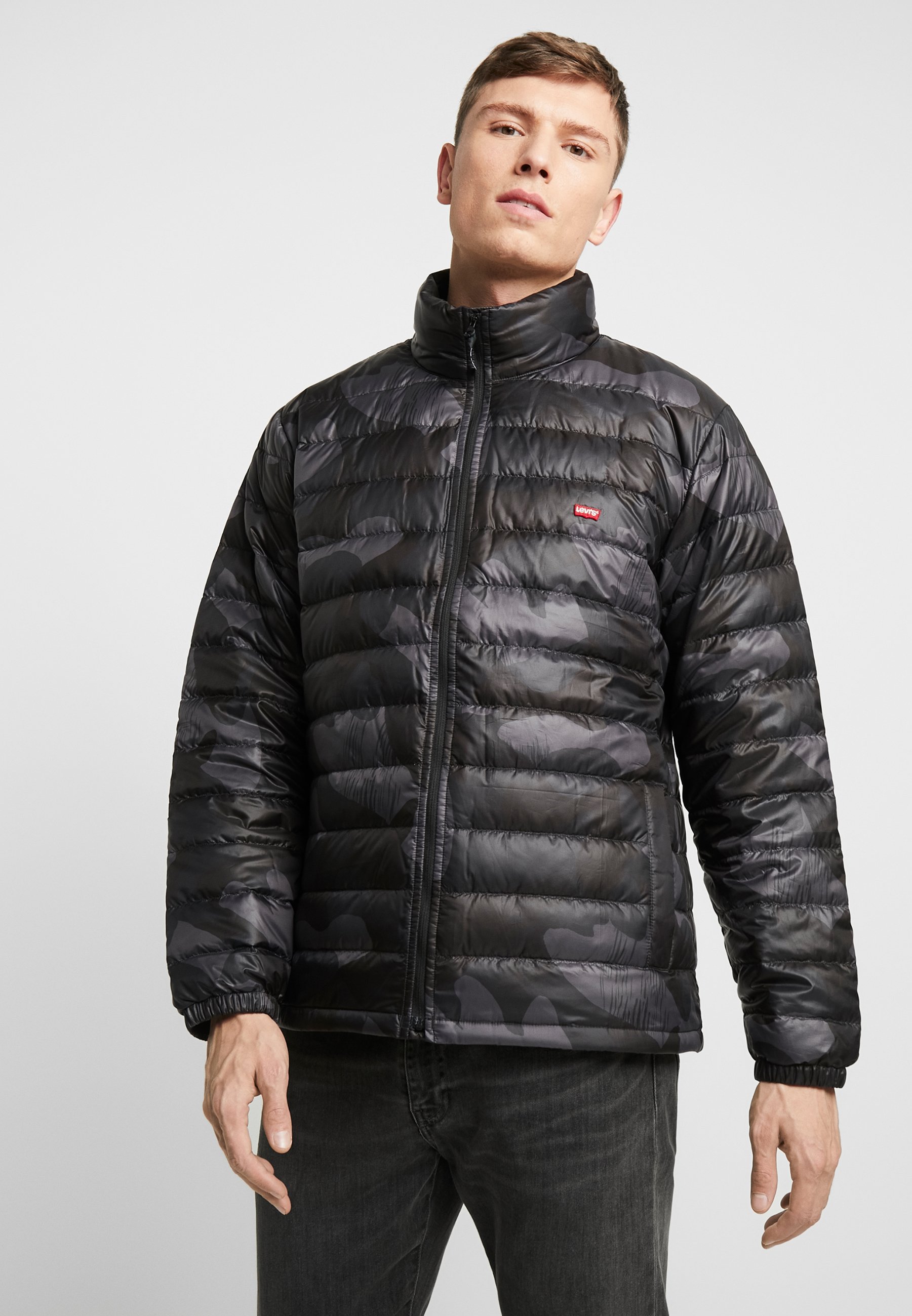 Levi's® DEHON PUFFER Dunjacka alvincamo pirate black Levi's® PRESIDIO PACKABLE JACKET Dunjacka sassafras