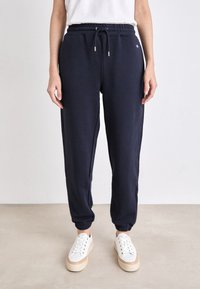 GANT SHIELD  - Träningsbyxor - evening blue