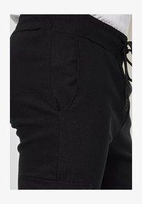 Non sélectionné, noir