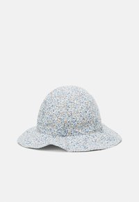 Blomsterbuket hat i lys blå, med små flerfarvede blomster mønstre. Blødt stof, rund krone og bred skygge.