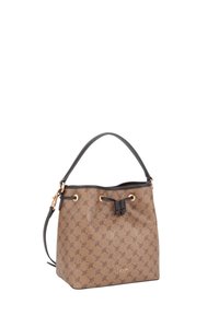 Borsa a secchiello marrone con motivo, accentuata da dettagli in pelle nera, hardware dorato e chiusura a coulisse. Logo del marchio visibile sulla parte anteriore.
