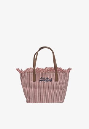 Sac fourre-tout en tissu rayé rouge et blanc avec bord supérieur à franges, poignées marron, et logo "Saint Barth" brodé bleu marine sur le devant.