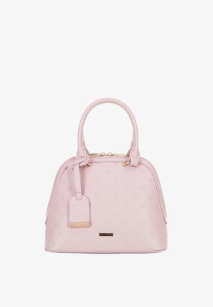 Rosa læderhandtaske med præget mønster, guld hardware, dobbelt hanke, lynlås lukning og matchende bagage-tag. Rundet form, glat tekstur.