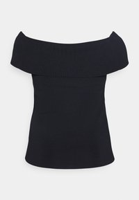 Černý top s odhalenými rameny, přiléhavý, s širokým výstřihem a krátkým rukávem, vyrobený z vroubkované látky.