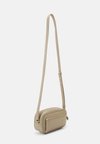 REFINED CAMERA BAG - Soma ar siksnu pāri ķermenim - beige