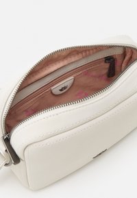 Fritzi aus Preußen Borsa a tracolla - white