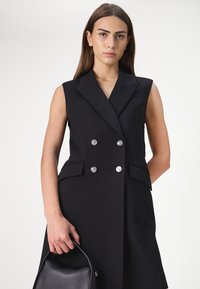 Guess DONATELLA DRESS - Dienas kleita - jet black