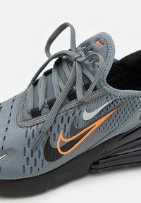 Nike Sportswear NIKE AIR MAX 270 GS - Sporta apavi - smoke grey/black/bright mandarin/med ash/light silver