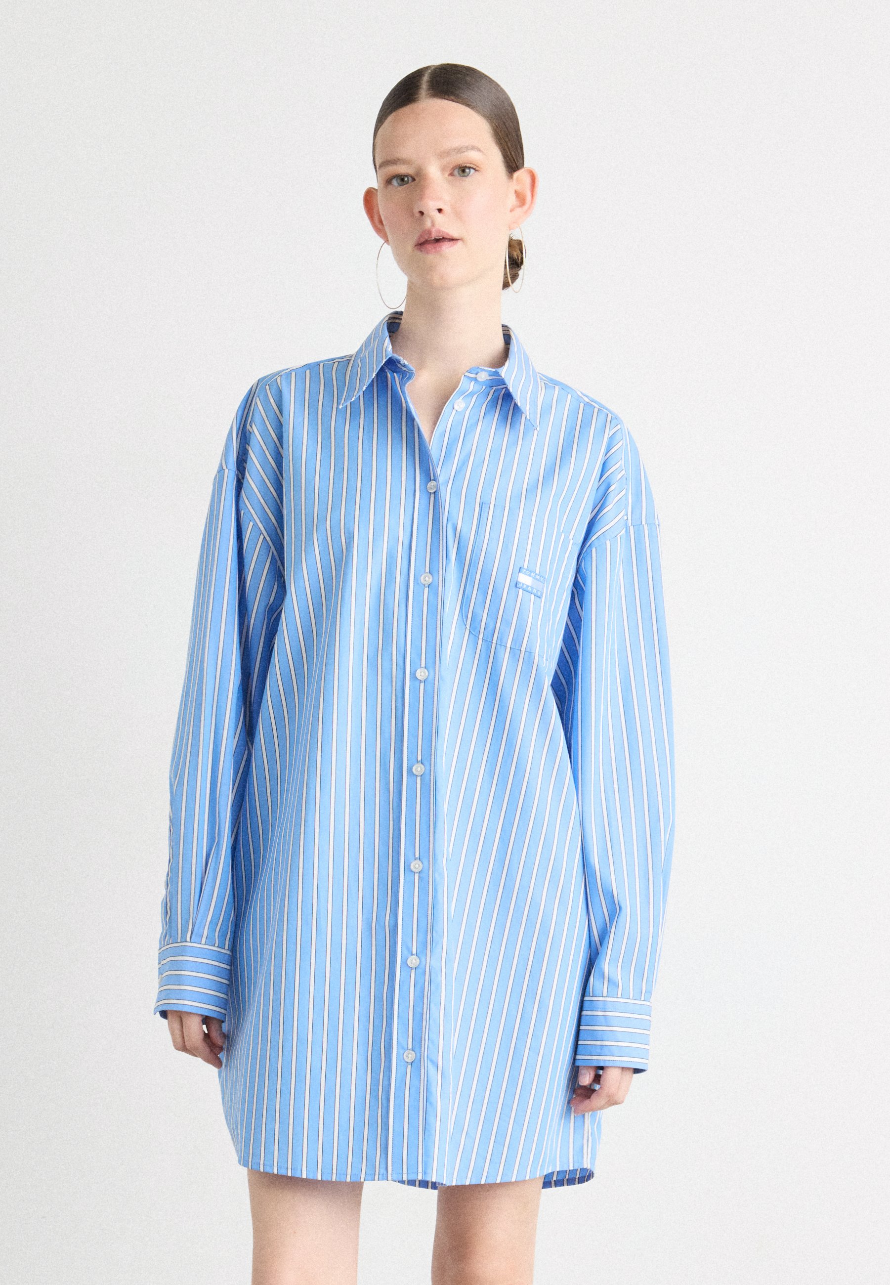 [ JEANS] Mini Strip Shirt Dress ★人気★ Tommy Jeans MINI SHIRT DRESS - Shirt dress - ecru/blue/blue