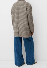 Bershka Cappotto corto - sand