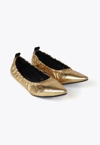 LOLA CASADEMUNT - Baleriny