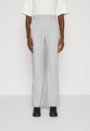 Abercrombie & Fitch SOFT STRUCTURE TAILORED SLIM FLARE - Παντελόνι - sleet heather