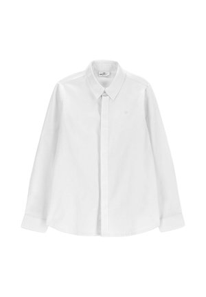 Biała koszula na długi rękaw z klasycznym kołnierzykiem i ukrytymi guzikami z przodu, zaprezentowana na jednolitym tle.