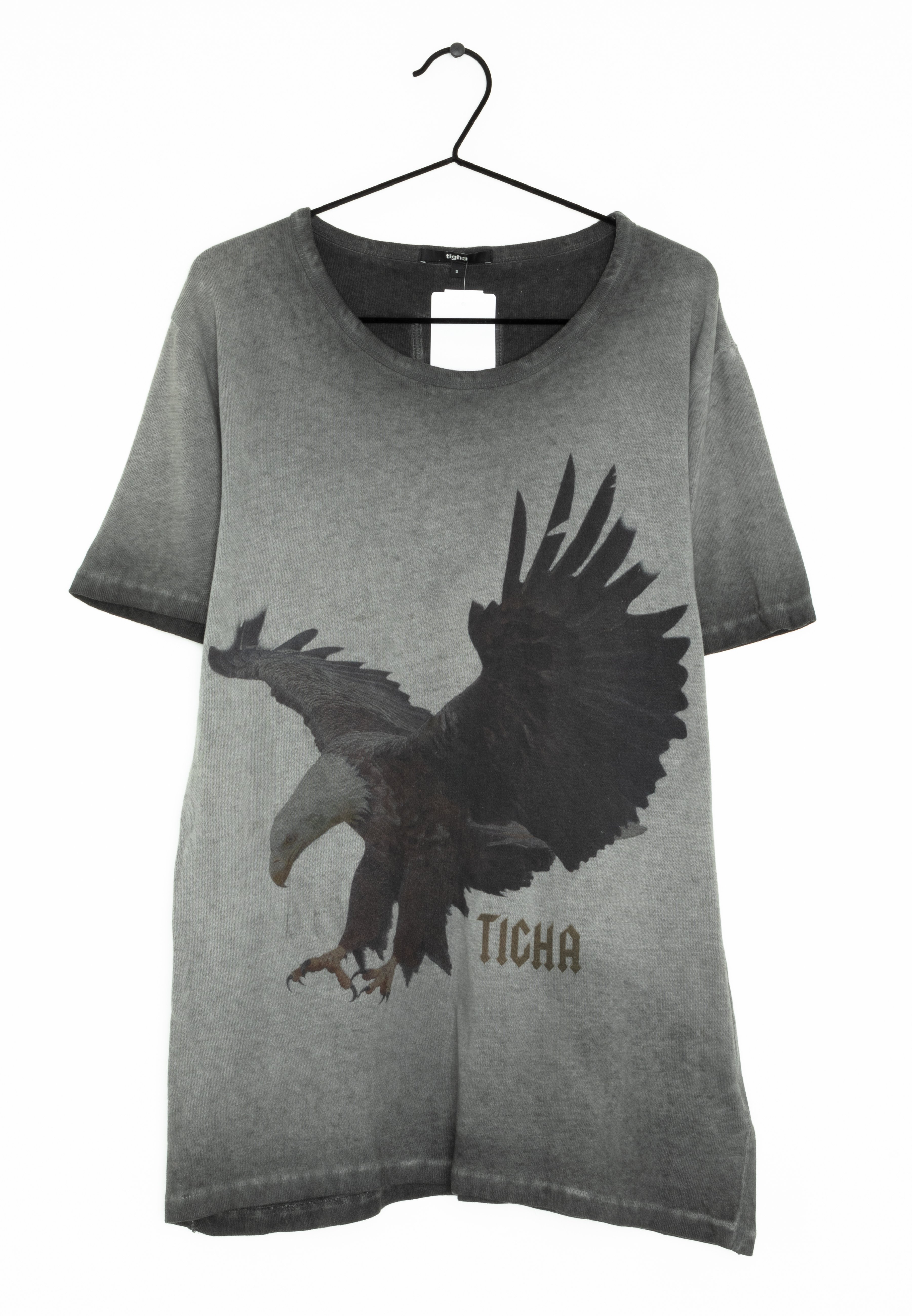 tigha t shirt