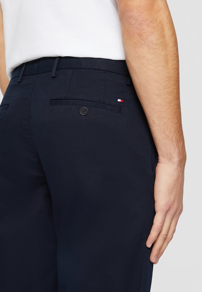 Tommy Hilfiger CORE DENTON - Chino - desert sky/blau - Zalando.de