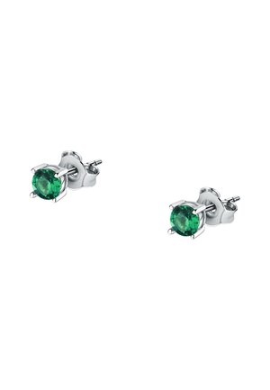 Orecchini a monachella in tono argento con gemme verdi rotonde, incastonate in quattro griffe. Il design è semplice e minimale, adatto per l'uso quotidiano.