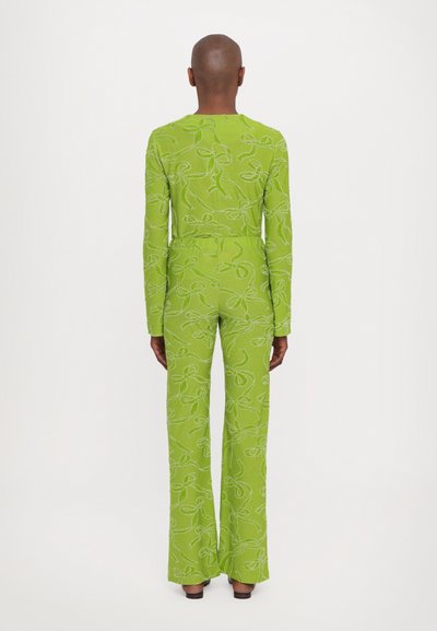 Stine Goya ELASTICATED STRAIGHT LONG PANTS - Trousers - green
