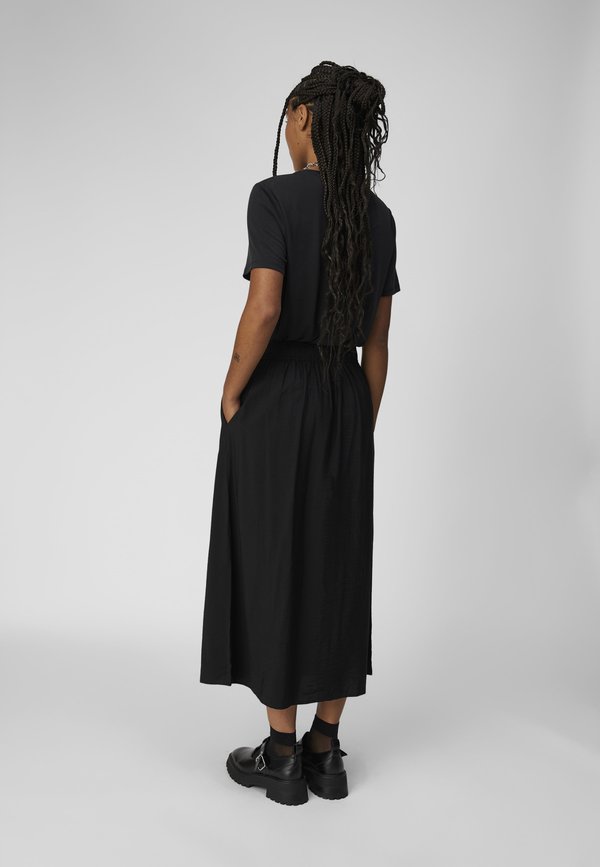 OBJANNIE NOOS - Basic T-shirt3