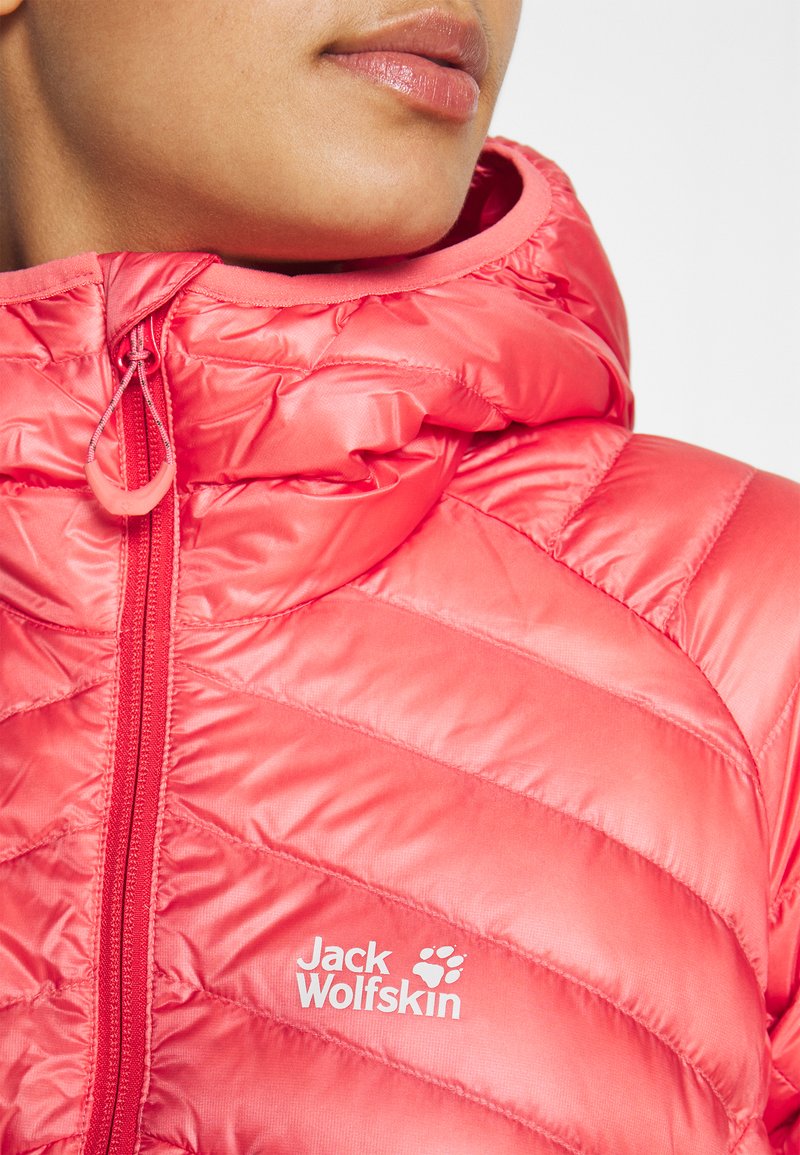 Jack Wolfskin Mountain Down Jacket Coral Pink Coral Zalando Co Uk